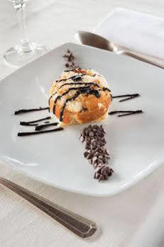 Hotel La Cisterna 3*